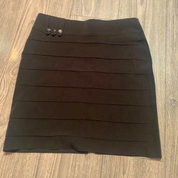 Black pencil skirt - Picture 1 of 6
